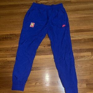 Women’s vintage Nike cargo